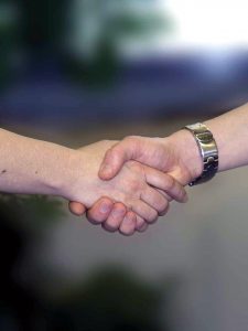 handshake-733239_1280